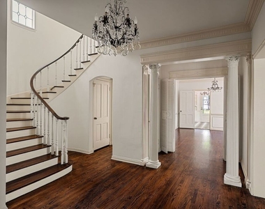 1063 Selby Avenue - Photo Thumbnail 7