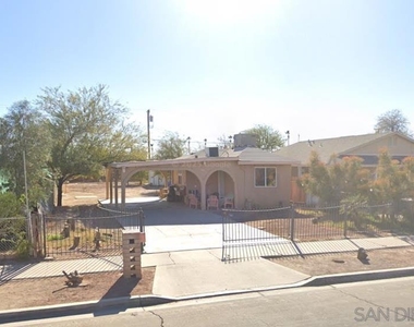 209 E Orange Ave - Photo Thumbnail 2