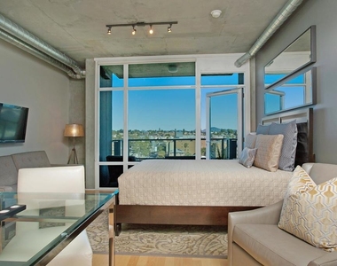 1080 Park Blvd - Photo Thumbnail 2