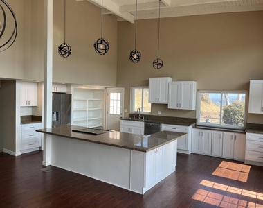 11333 Oak Creek Dr. - Photo Thumbnail 5