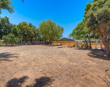 1921 Felicita Road - Photo Thumbnail 24