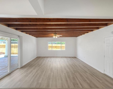1921 Felicita Road - Photo Thumbnail 10
