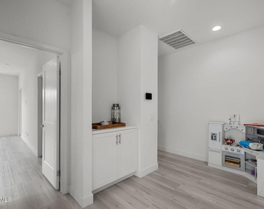 122 Red Brick Drive - Photo Thumbnail 17