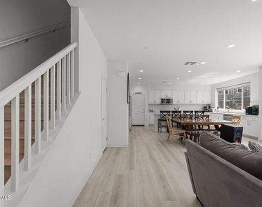 122 Red Brick Drive - Photo Thumbnail 2