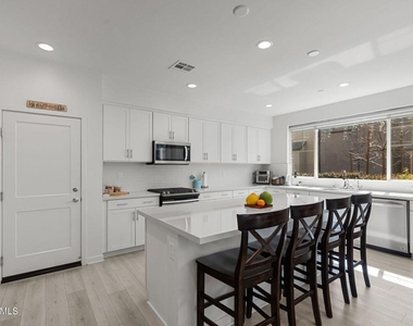 122 Red Brick Drive - Photo Thumbnail 10