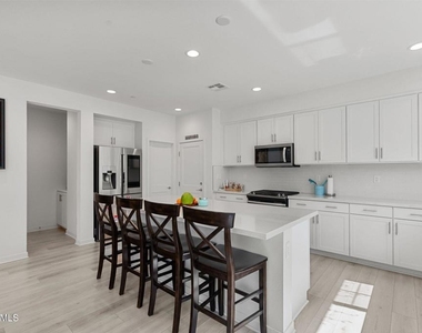 122 Red Brick Drive - Photo Thumbnail 9