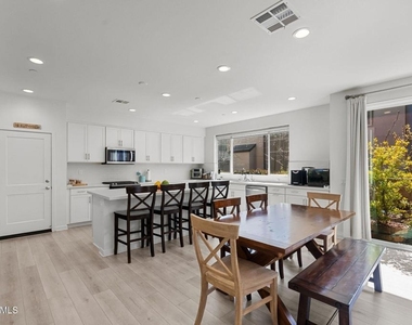 122 Red Brick Drive - Photo Thumbnail 8