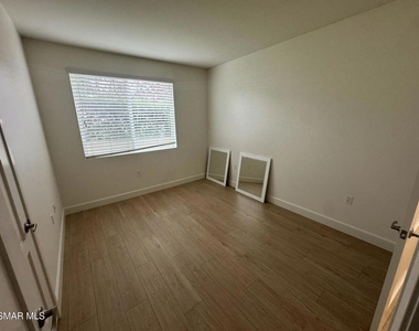 14412 Killion Street - Photo Thumbnail 13