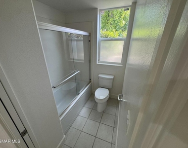 14412 Killion Street - Photo Thumbnail 12