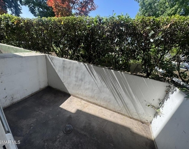 14412 Killion Street - Photo Thumbnail 15