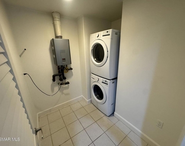 14412 Killion Street - Photo Thumbnail 5
