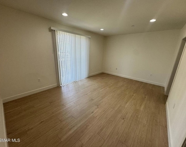 14412 Killion Street - Photo Thumbnail 6