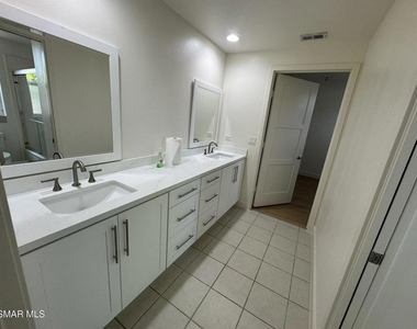 14412 Killion Street - Photo Thumbnail 11