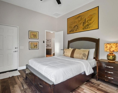 105 N Kavenish Drive - Photo Thumbnail 19