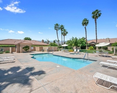 105 N Kavenish Drive - Photo Thumbnail 27