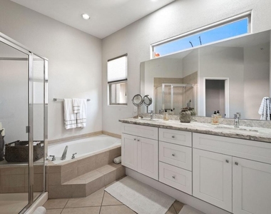 105 N Kavenish Drive - Photo Thumbnail 14