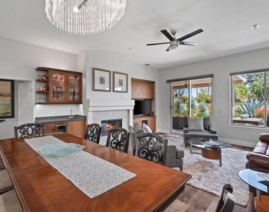 105 N Kavenish Drive - Photo Thumbnail 9
