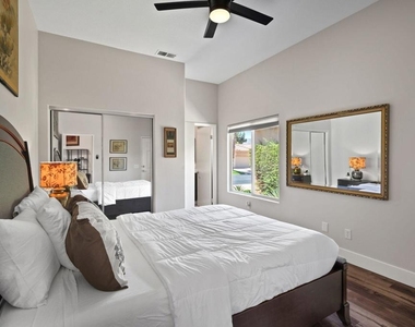 105 N Kavenish Drive - Photo Thumbnail 20