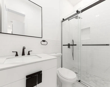 722 Chauncey Street - Photo Thumbnail 3