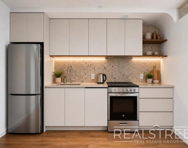 150 Noll St - Photo Thumbnail 2