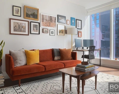 West 36th Street - Photo Thumbnail 8