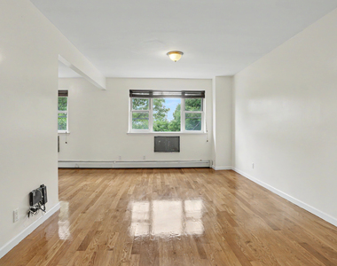 92nd Street - Photo Thumbnail 5