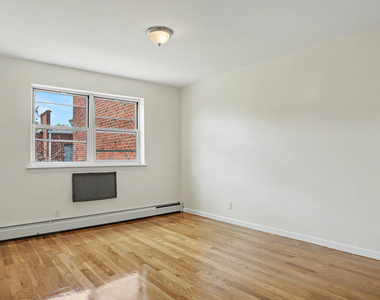 92nd Street - Photo Thumbnail 9