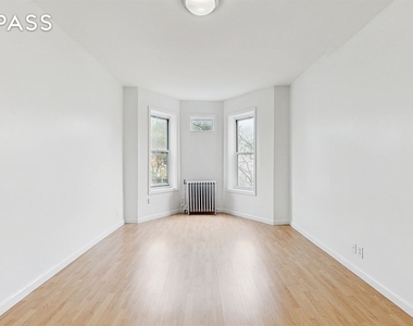 77th Street - Photo Thumbnail 5