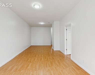 77th Street - Photo Thumbnail 9