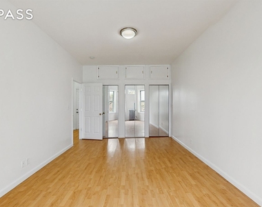 77th Street - Photo Thumbnail 19