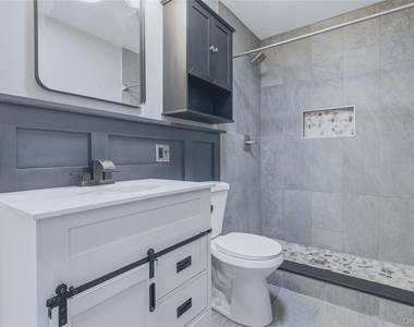 601 Chelsea Cove S - Photo Thumbnail 9