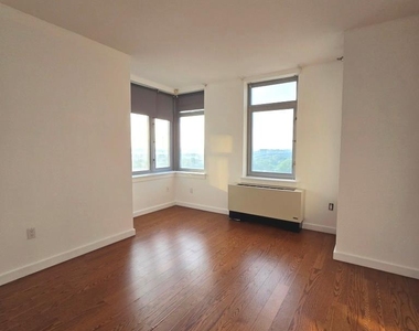 40-26 College Point Boulevard - Photo Thumbnail 4