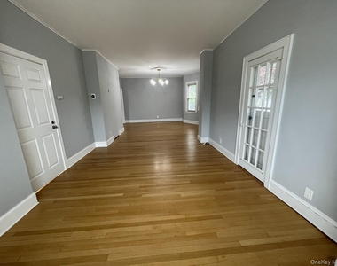 248 Denton Avenue - Photo Thumbnail 3