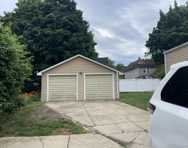 248 Denton Avenue - Photo Thumbnail 12