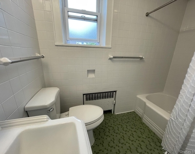248 Denton Avenue - Photo Thumbnail 9