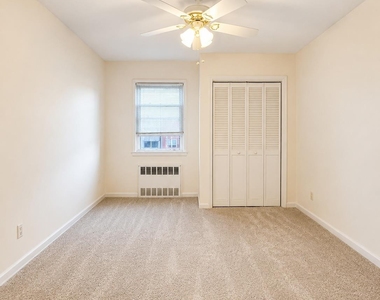 6134 76th Street - Photo Thumbnail 5