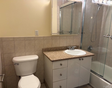 303 Main Street - Photo Thumbnail 8