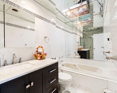 70 Longfellow Road - Photo Thumbnail 10