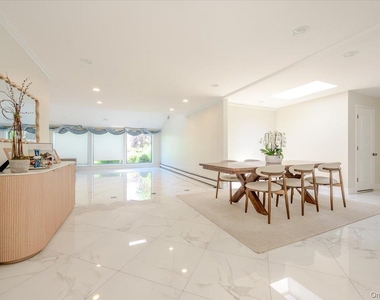 70 Longfellow Road - Photo Thumbnail 12