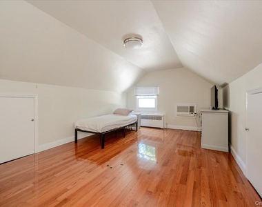 70 Longfellow Road - Photo Thumbnail 22