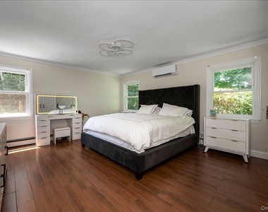 70 Longfellow Road - Photo Thumbnail 16
