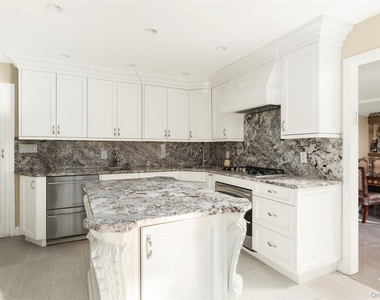 70 Longfellow Road - Photo Thumbnail 5