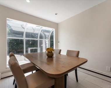 70 Longfellow Road - Photo Thumbnail 10
