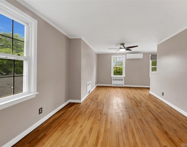 9 Virginia Street - Photo Thumbnail 2