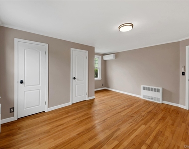 9 Virginia Street - Photo Thumbnail 4