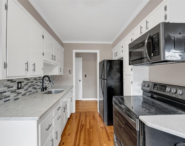 9 Virginia Street - Photo Thumbnail 8