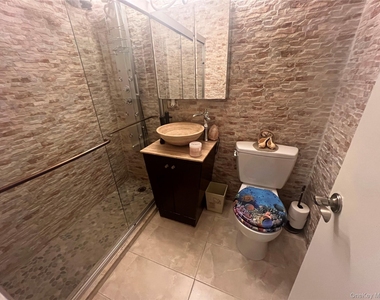 830 Shore Road - Photo Thumbnail 2