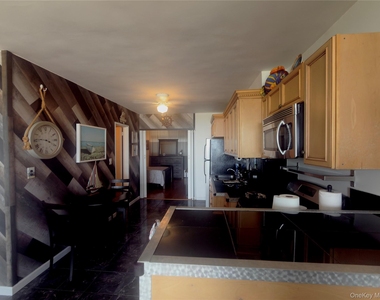830 Shore Road - Photo Thumbnail 5