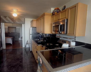 830 Shore Road - Photo Thumbnail 4