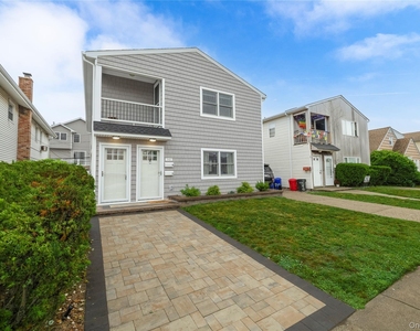 542 E Pine Street - Photo Thumbnail 1
